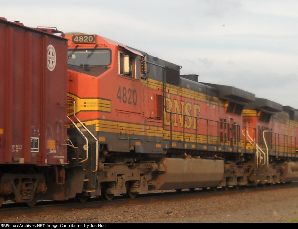 BNSF 4820